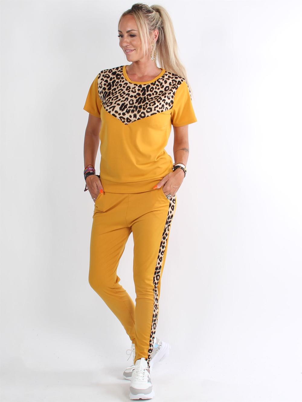 Puk - Svart joggingdräkt med coola leoparddetaljer